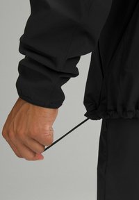 lululemon SOJOURN WINDBREAKER - Cortaviento - black