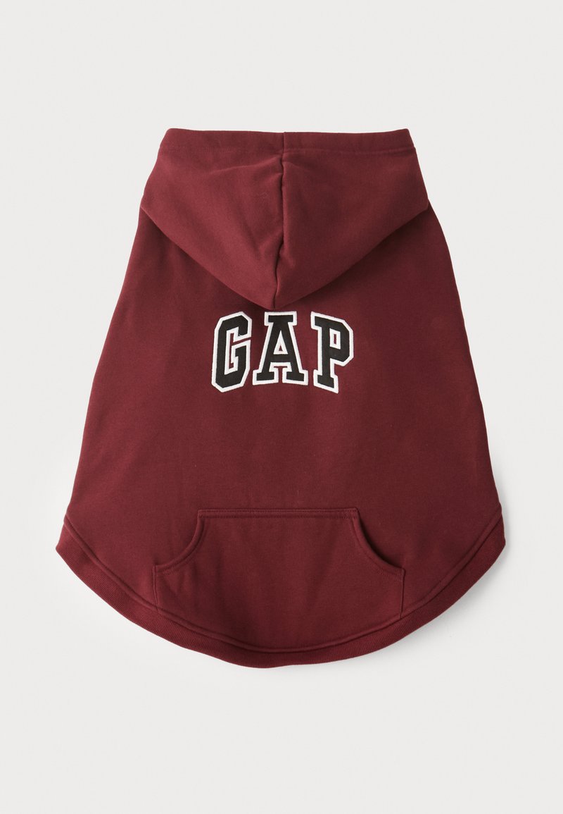 Bordeaux hoodie jurk met een afgeronde zoom, een voorzak en een wit "GAP" logo op de achterkant. Zacht stof met een gladde textuur.