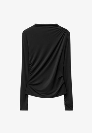Schwarzes Langarmoberteil mit drapierter Gestaltung, geraffter Textur an der Seite und rundem Halsausschnitt. Weicher Stoff mit glatter Oberfläche.