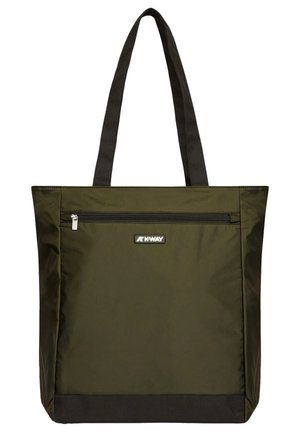 Borsa tote in nylon verde con manici neri, dotata di una tasca frontale con zip e di un logo brandizzato. Design rettangolare semplice e texture liscia.