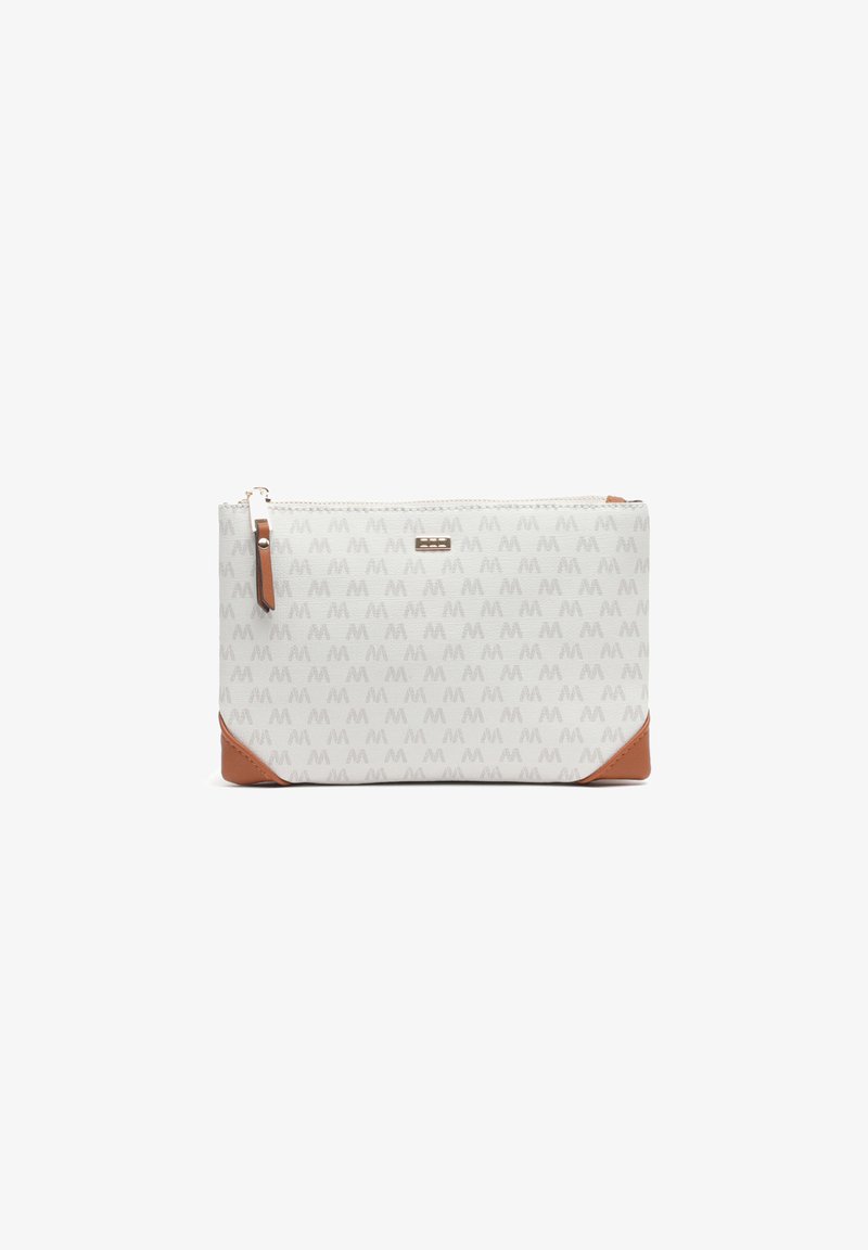 Vetoketjullinen clutch, jossa on kuvioitu valkoinen kangas ja vaaleanharmaa 'M'-logo, sekä vaaleanruskeat tekonahkapinnat kulmissa ja pieni kahva.