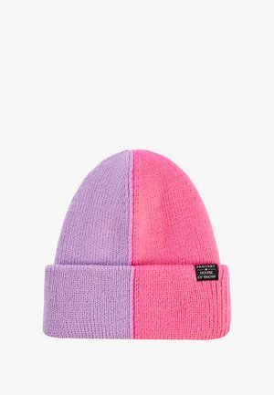 Gebreide beanie in lavendel en roze, met een omgeslagen boord. Inclusief een zwart label met witte tekst. Getextureerde stof met ribbelpatroon.