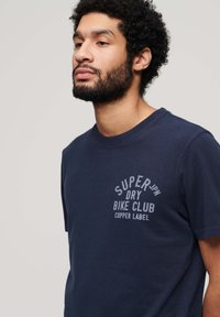Superdry & Co COPPER LABEL CHEST GRAPHIC - T-shirts print - blue navy marl
