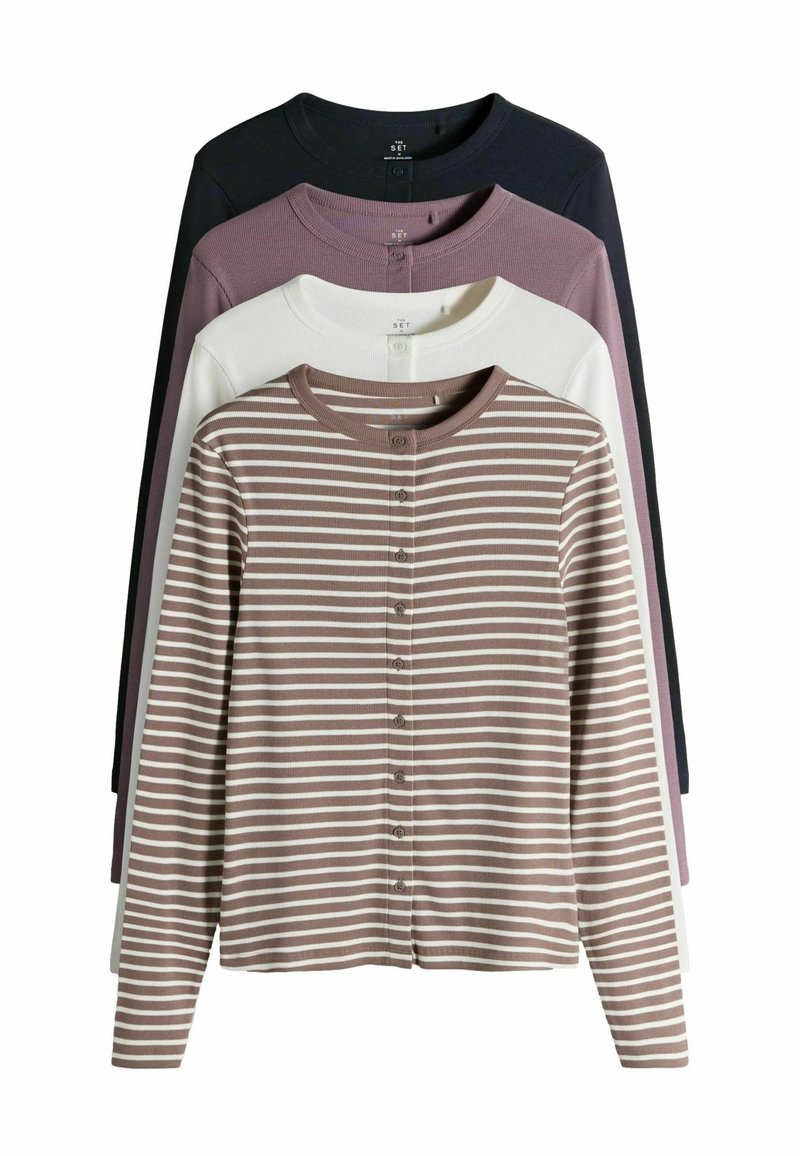 Quatre cardigans à manches longues boutonnés empilés, couleurs de l'avant vers l'arrière : rayures marron et blanc, blanc, mauve et noir.