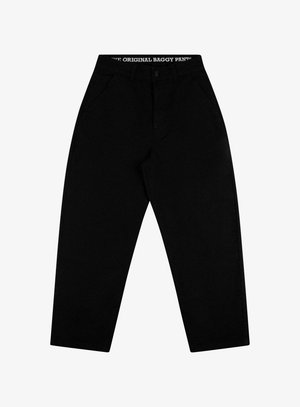 Pantaloni negri largi din bumbac, cu o siluetă cu picioare late, având buzunare frontale și un brâu etichetat "THE ORIGINAL BAGGY PANTS."