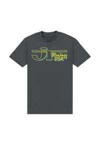 Mørkegrå bomulds T-shirt med et iøjnefaldende gult og blåt grafik af "JT Racing USA" på fronten. Korte ærmer og rund halsudskæring.