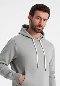 Ombre KANGAROO SET - Chándal - grey