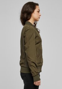 Urban Classics Bomberjacks - darkolive