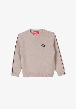 Maglione lavorato a maglia beige con maniche lunghe, collo a coste e orlo a coste. Presenta strisce laterali nere e un piccolo logo Diesel nero sul petto.
