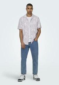 Only & Sons HAWAII AOP NOOS - Camisa - lila