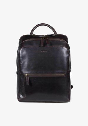 Donkerbruine leren rugzak met een bovenhandvat, voorvak met ritssluiting en dubbele ritssluiting op het hoofdvak.