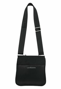 Czarna torebka crossbody o gładkiej fakturze, z regulowanym paskiem i przednią kieszenią. Wykonana z trwałego materiału z detalem logo.