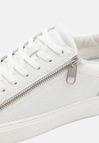 Calvin Klein LACE UP ZIP MONO - Joggesko - triple white