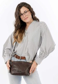 SURI FREY HADLEY - Cross body bag - brown