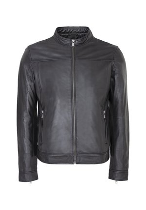 Zwarte leren jas met een hoge kraag, sluiting met een voorrits en twee zijzakken met rits. Gladde textuur met minimale stikseldetails.