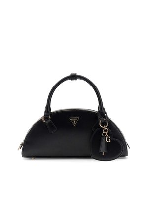 Sac à main semi-circulaire noir avec double poignée, logo "Guess" doré, et porte-clés en forme de cœur attaché avec un pendentif "G".