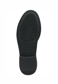 Soletta di scarpa in gomma nera con scanalature testurizzate e motivi circolari. Presenta il logo "GEOX" impresso vicino al tallone. Design a forma ovale.