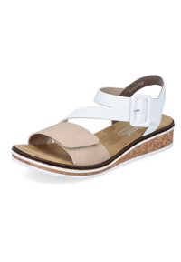 Beżowe i białe skórzane sandały z szerokim paskiem, regulowanym zapięciem oraz korkowym obcasem na białej gumowej podeszwie.