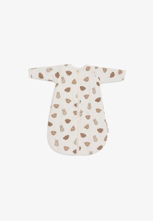 Sac de couchage en coton avec des manches longues, base crème et motifs d'animaux bruns incluant des ours et des lapins ; présente une fermeture éclair à l'avant.
