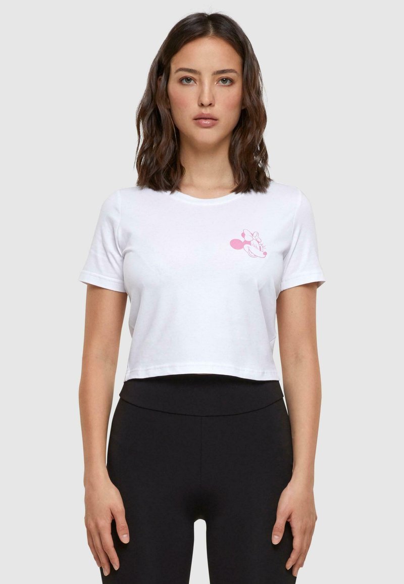 Witte cropped t-shirt van zacht katoen, met een roze Minnie Mouse graphic op de linkerborst, ronde hals en korte mouwen.