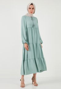 REGULAR FIT - Maxi šaty - mint
