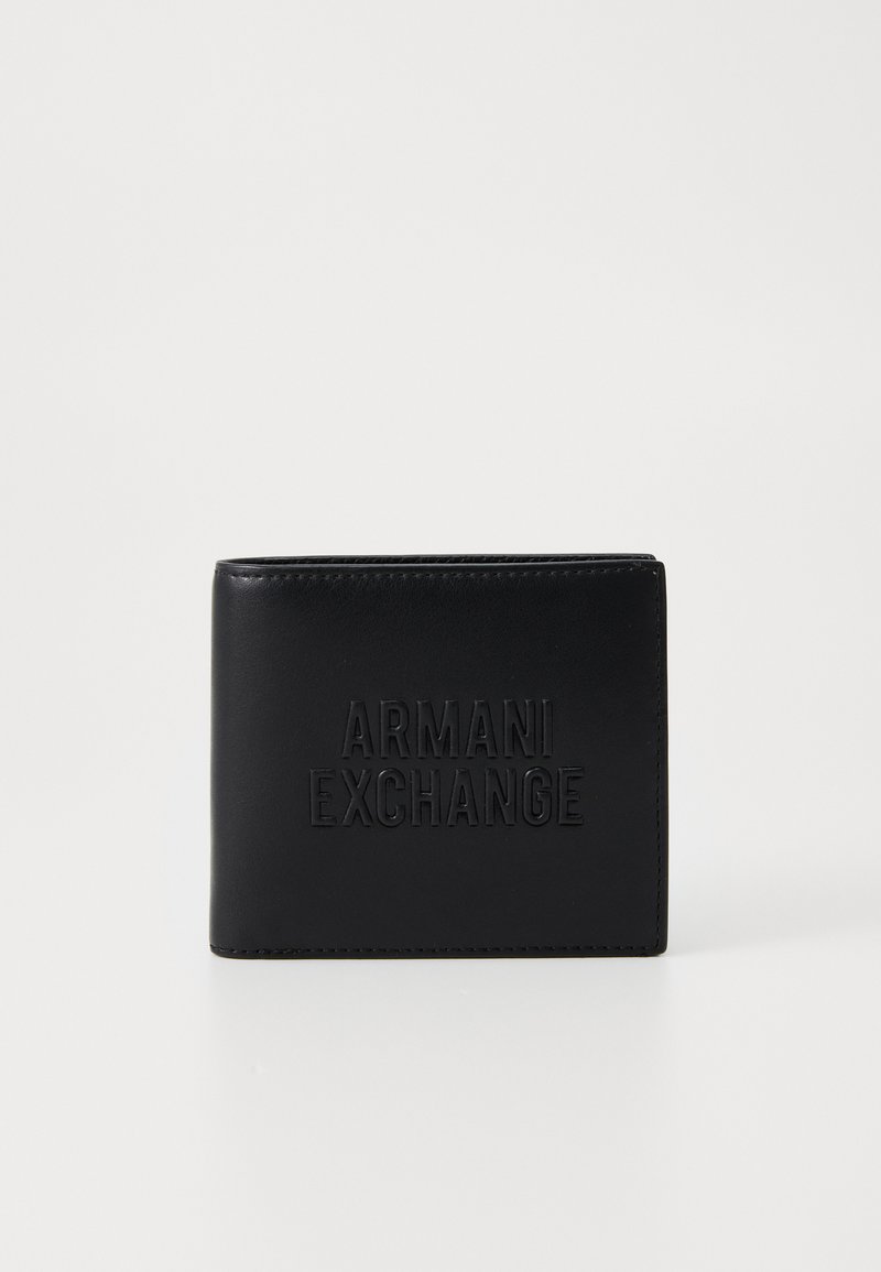 Portafoglio in pelle nera con testo in rilievo "ARMANI EXCHANGE" sulla parte anteriore, forma rettangolare, superficie liscia, design minimalista.