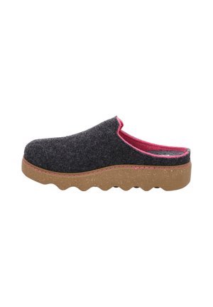 Grey felt slipper with pink lining, slip-on design, and textured brown outsole featuring a wavy pattern and pink stitching detail.