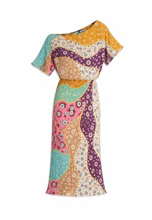 Robe midi multicolore à manches courtes, taille élastique, motifs patchwork floraux abstraits et géométriques en jaune, violet, rose, bleu sarcelle et beige.