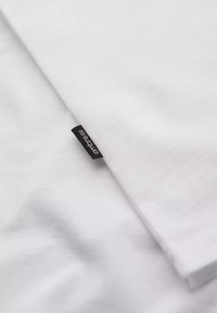 Non sélectionné, white