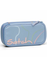 Astuccio blu con una texture liscia, caratterizzato da linee astratte colorate in verde, rosa e arancione. Include un logo "Satch" ben visibile.