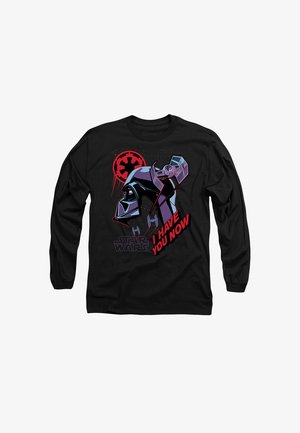 Schwarzes Langarm-T-Shirt mit einem Grafikbild einer helmtragenden Figur, roten und weißen Schriftzügen sowie einem roten Emblem mit TIE-Fightern im Hintergrund.