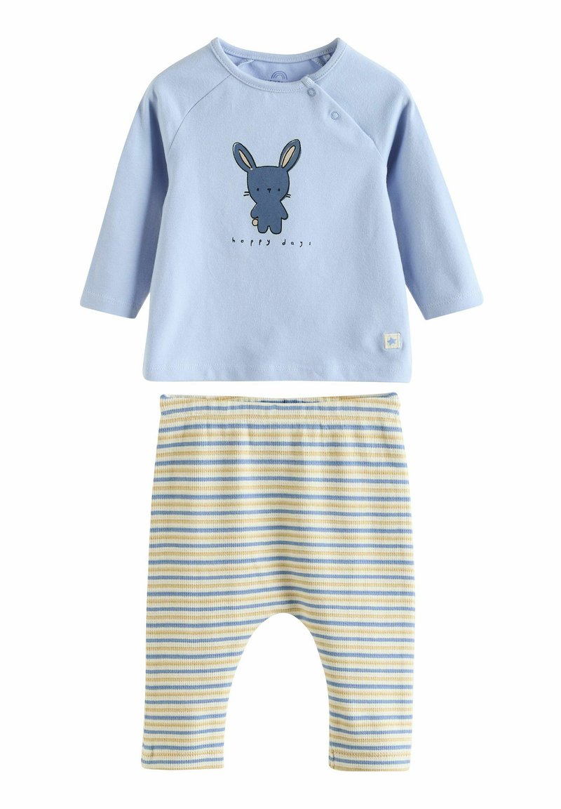  Lichtblauw langemouw shirt met een konijnafbeelding en "gelukkige dagen" tekst, gecombineerd met geel en blauw gestreepte broeken met elastische tailleband.