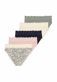 Cinque paia di mutandine in vari colori: grigio a pois, avorio, blu navy, rosa pallido e con stampa floreale. Ognuna presenta una cintura in pizzo ondulato.
