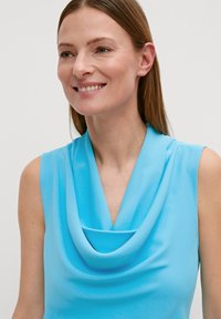 comma MIT WASSERFALL-AUSSCHNITT - Top - türkis