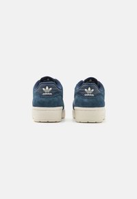 adidas Originals RIVALRY UNISEX - Sneakers basse - collegiate navy