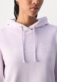 Marc O'Polo LONG SLEEVE HOODED LOGO PRINT - Felpa - faded lilac