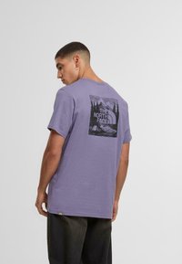 The North Face Marškinėliai su spaudiniu - lunar slate