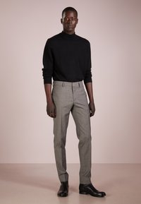 pure cashmere MEN MOCK NECK SWEATER - Pulover - black