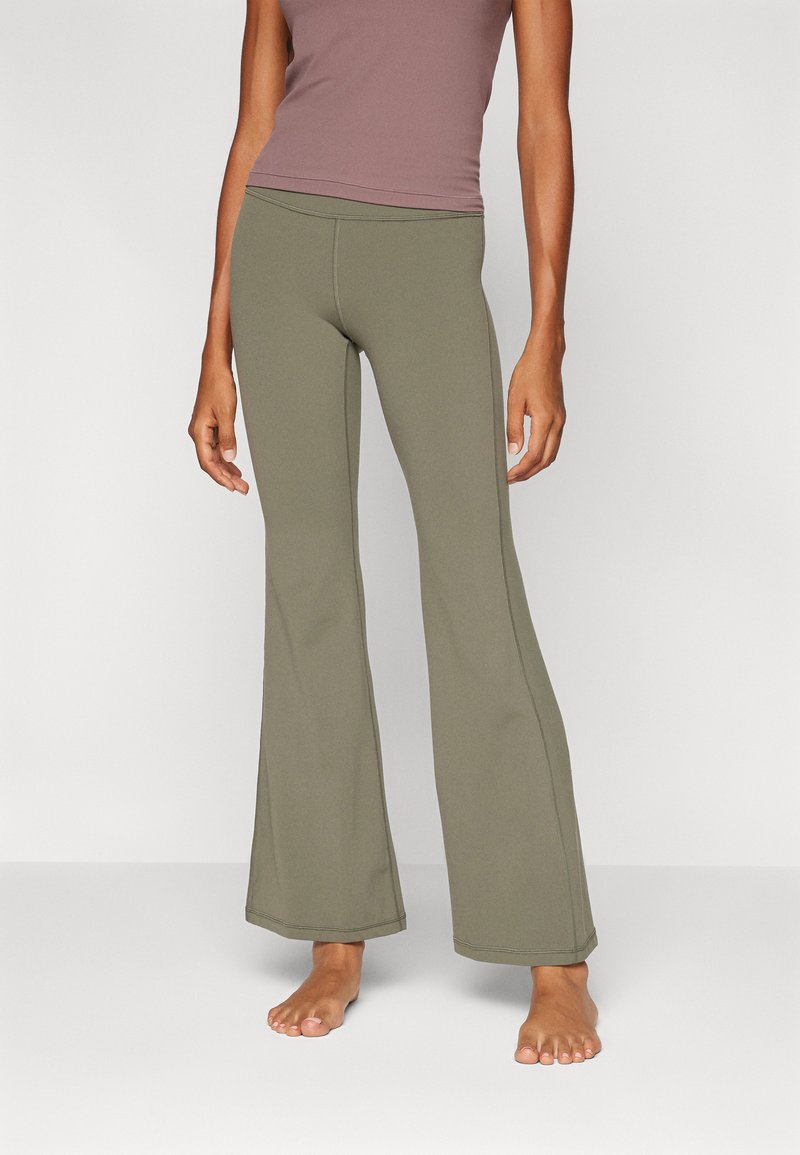 Athleta ELATION FLARE PANT - Leggings - jungle green