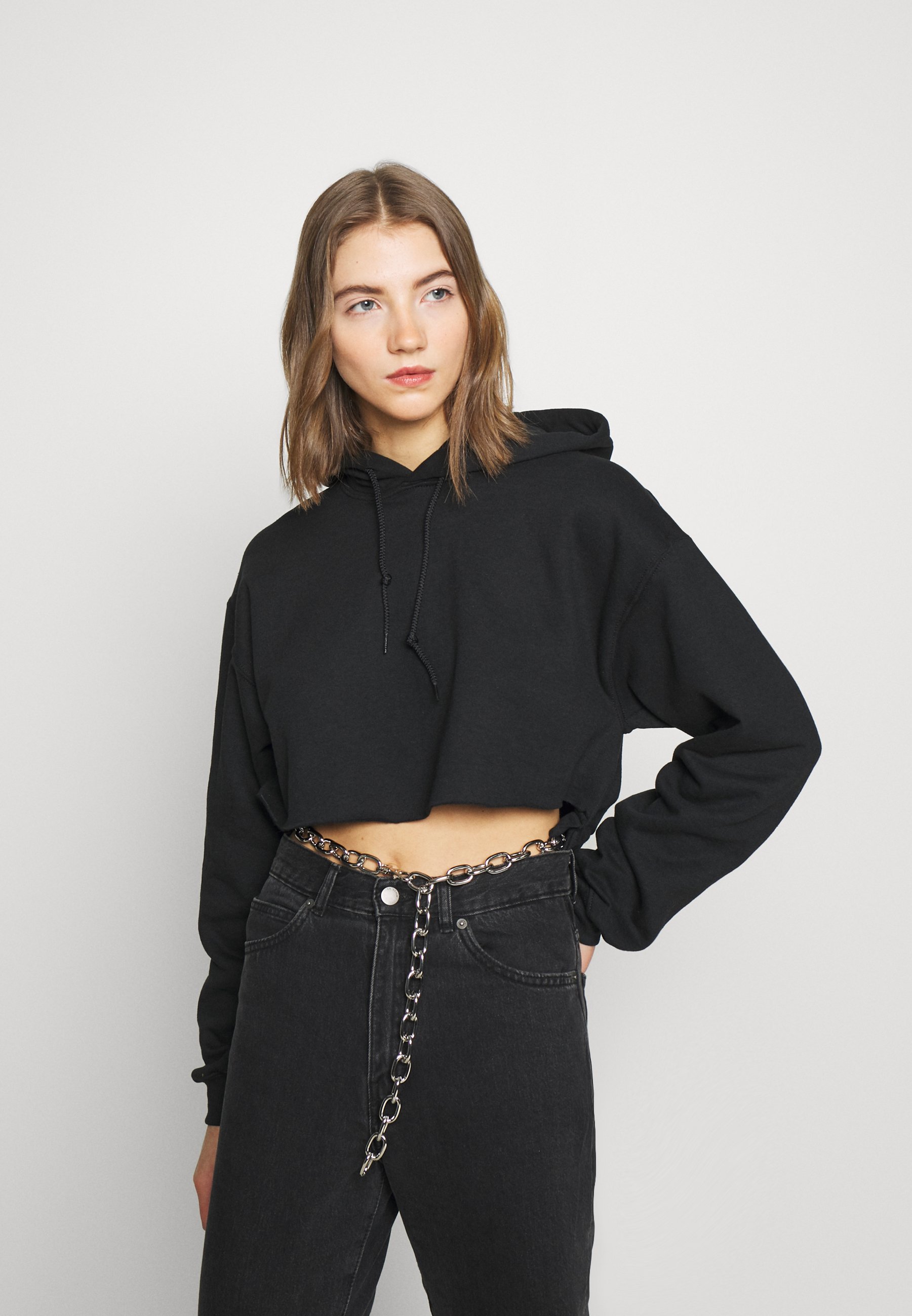 The Ragged Priest online | Den nya kollektionen på Zalando The Ragged Priest BLACK HOODIE WITH CHAINBELT Luvtröja