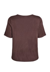 Pruun lühikeste varrukatega top ümmarguse kaelusega. Sile tekstuur ja lõdvestunud lõige, tagaküljel kõverdatud äärega.