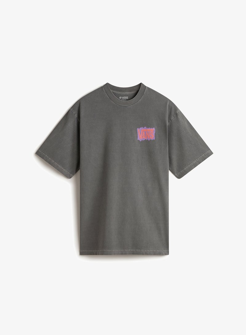 Grijze katoenen T-shirt met korte mouwen en een ronde hals. Heeft een kleurrijk Vans-logo op de linkerborst. Eenvoudig ontwerp, matte textuur.