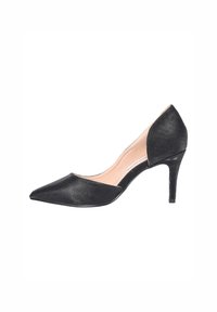Scarpa nera con tacco alto, punta affilata e superficie texturizzata. Sgambata ai lati, con un tacco sottile e un interno nude.