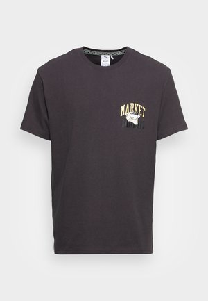 Puma MARKET RELAXED TEE UNISEX - Triko s potiskem - phantom black