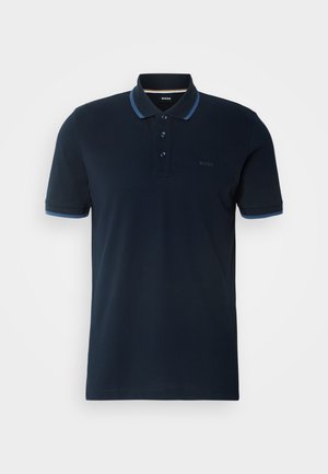 Marineblauwe polo gemaakt van zacht stof met een twee-knopen sluiting, contrasterende kraag en mouwaccenten, logo op de borst.