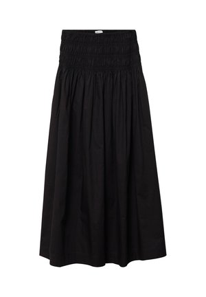 Jupe midi noire avec une large taille smockée et un tissu froncé créant une silhouette évasée et fluide.