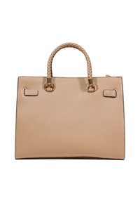 Beige læderhåndtaske med flettede håndtag, guldfarvede beslag og en tekstureret finish. Har to korte håndtag og et minimalistisk design.