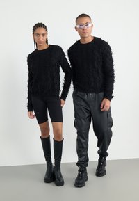 YOURTURN UNISEX - Strikkegenser - black