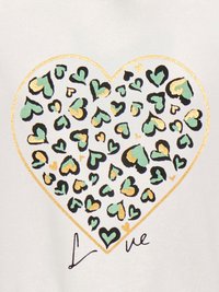 Hjerteform fyldt med grønne og gyldne leopardpletter hjerter med en gylden kant, med ordet "Kærlighed" håndskrevet nedenunder.