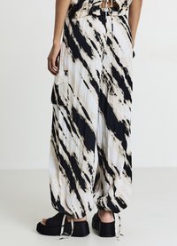 Calliope PALAZZO A FANTASIA - Cargohose - var ultrablack